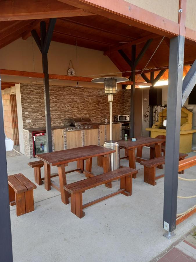 Szerencsecsillag Vendeghaz Hotel Kiskoros Luaran gambar