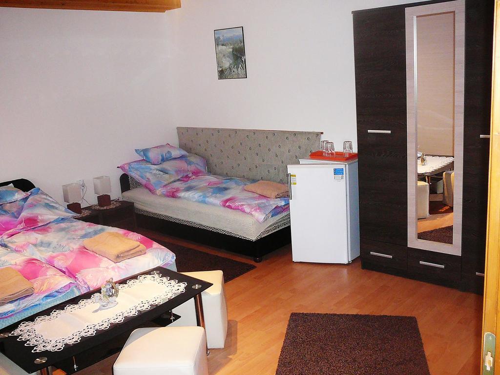 Szerencsecsillag Vendeghaz Hotel Kiskoros Luaran gambar