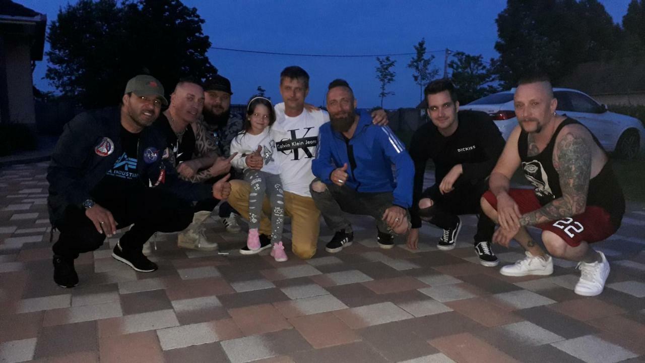 Szerencsecsillag Vendeghaz Hotel Kiskoros Luaran gambar